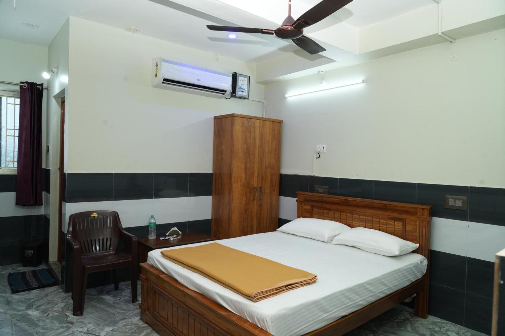 Rajali Residency Hotel Kulithalai Bagian luar foto