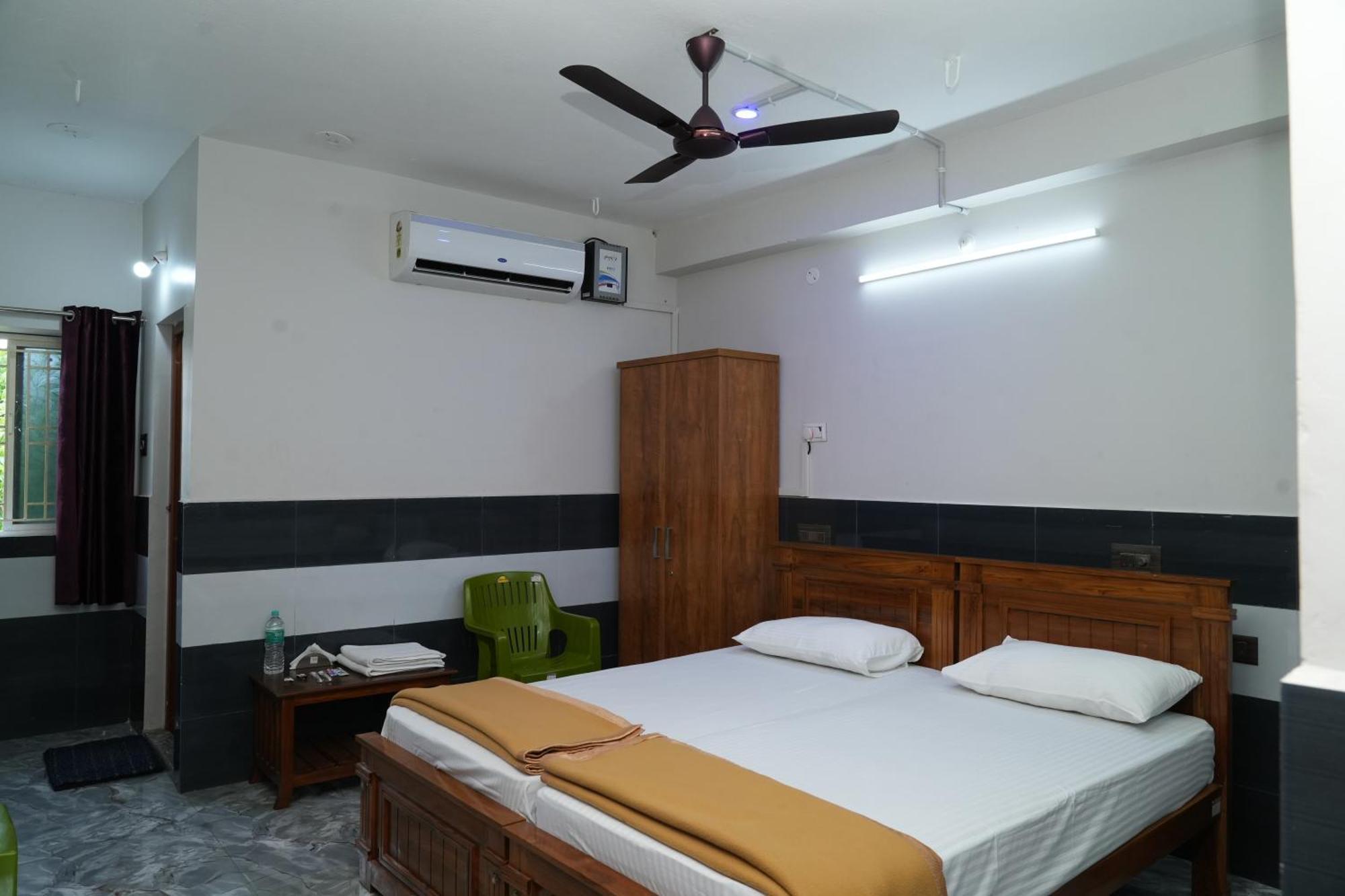 Rajali Residency Hotel Kulithalai Bagian luar foto