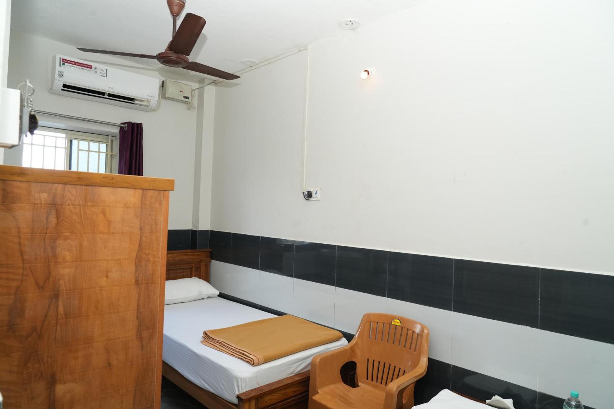 Rajali Residency Hotel Kulithalai Bagian luar foto